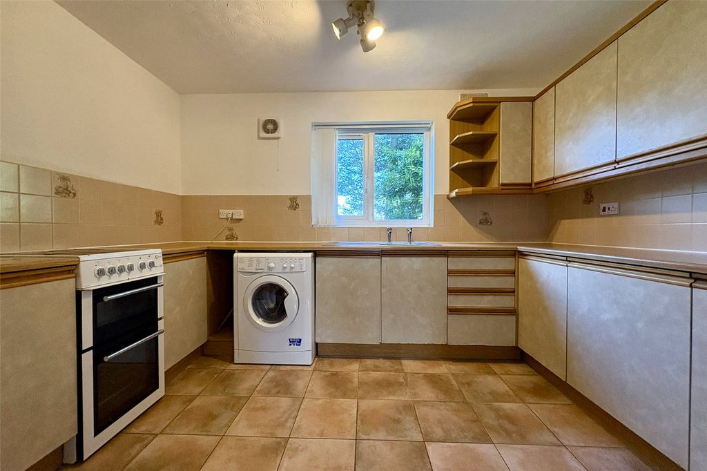 Property photo 2 of 14 Picture No. 24