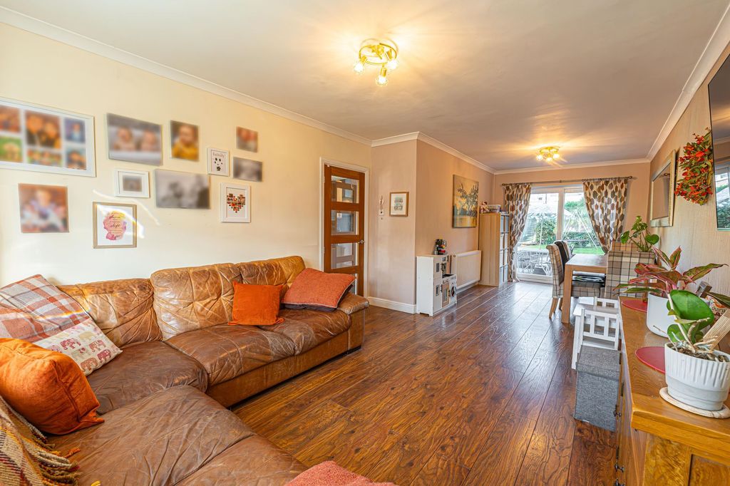 Property photo 3 of 33