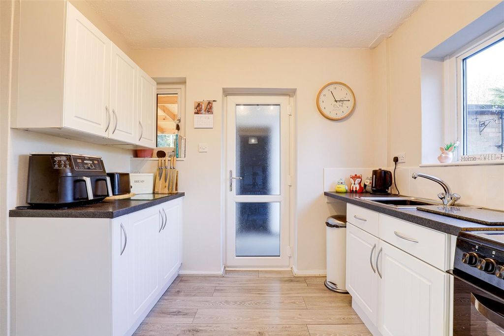 Property photo 3 of 22