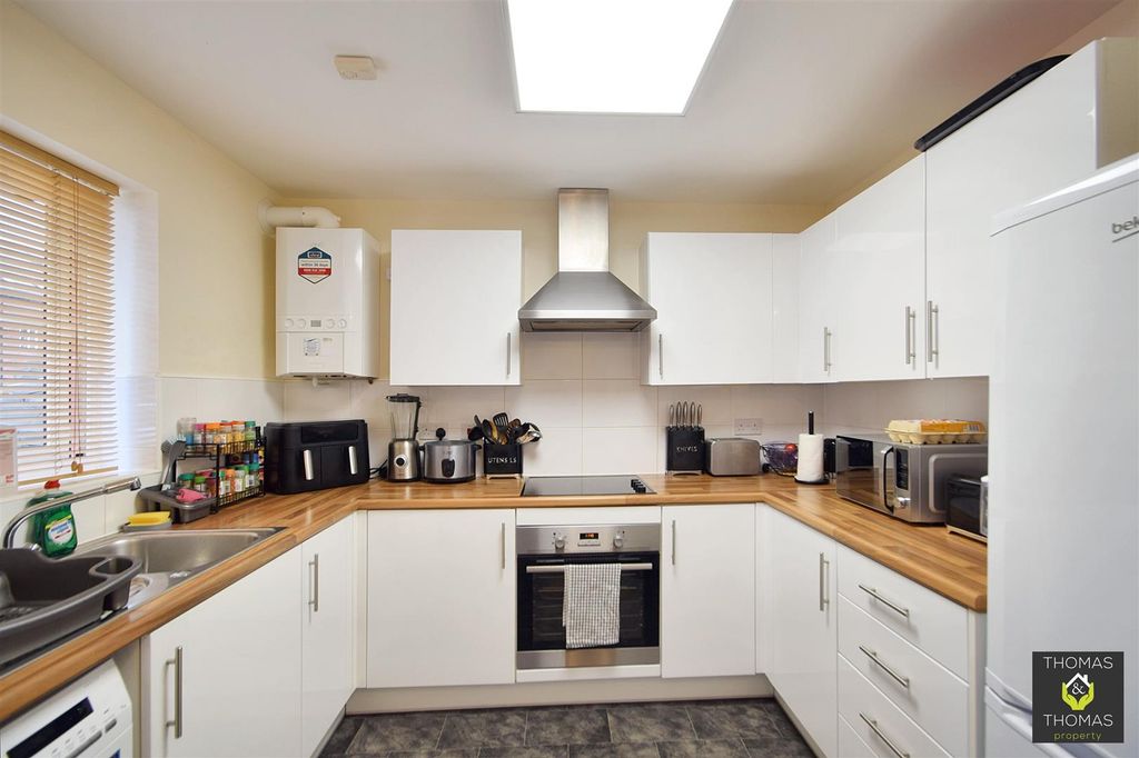 Property photo 2 of 14