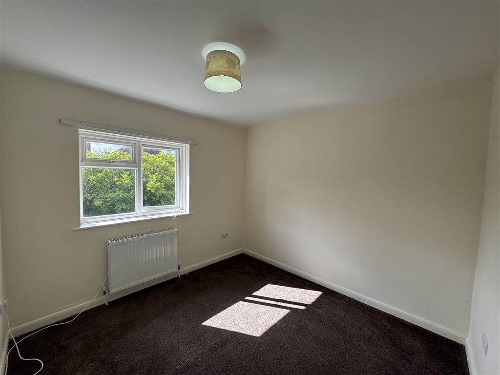 Property photo 1 of 5 Bed 2.Jpg