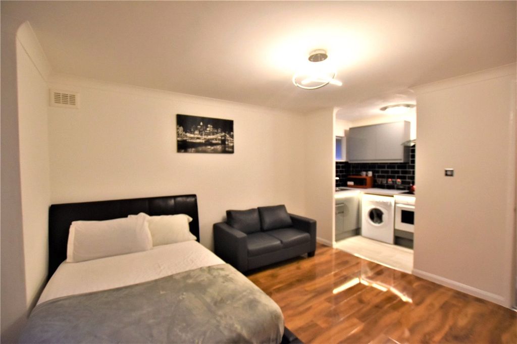 Property photo 3 of 9 Picture No. 05