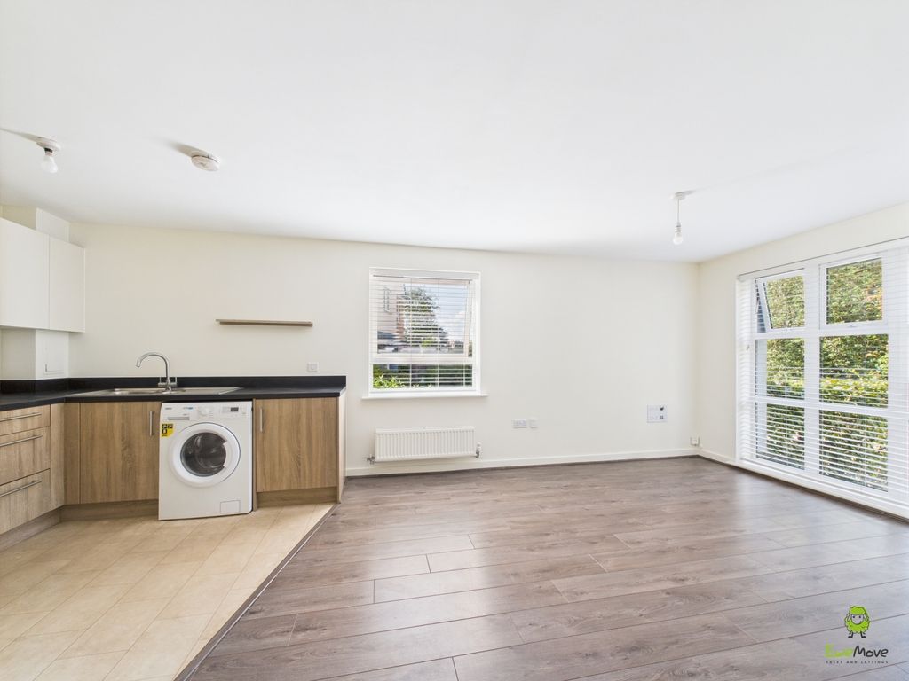 Property photo 3 of 10 Cam02615G0-Pr0101-Still005