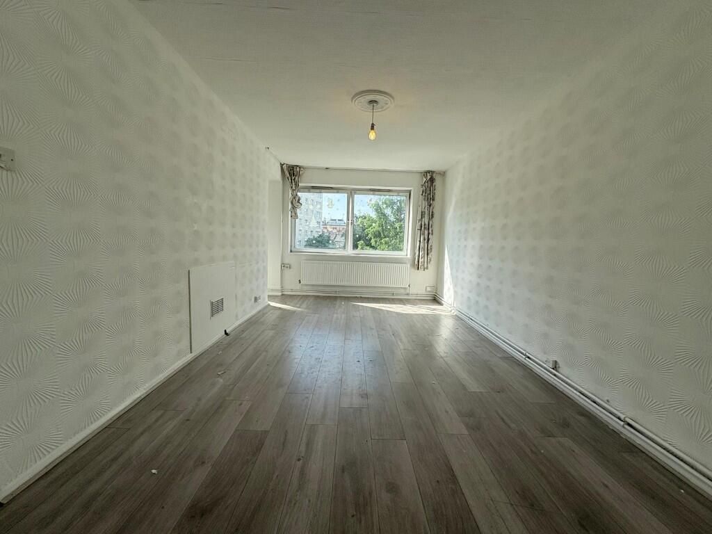 Property photo 3 of 12 Gallery