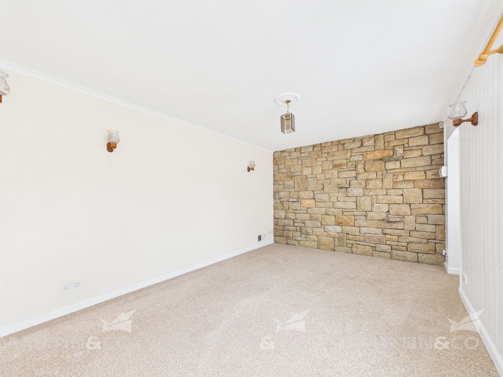 Property photo 3 of 17 Cam02406G0-Pr0578-Still003