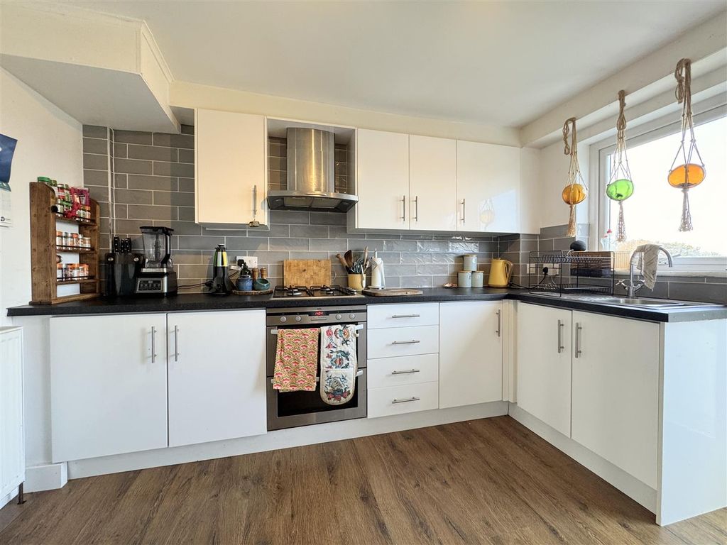 Property photo 2 of 22 Kitchen