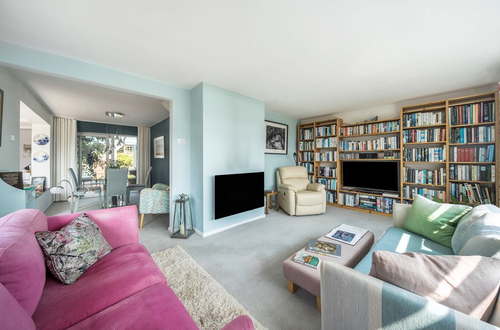 Property photo 3 of 25 Main Reception Area