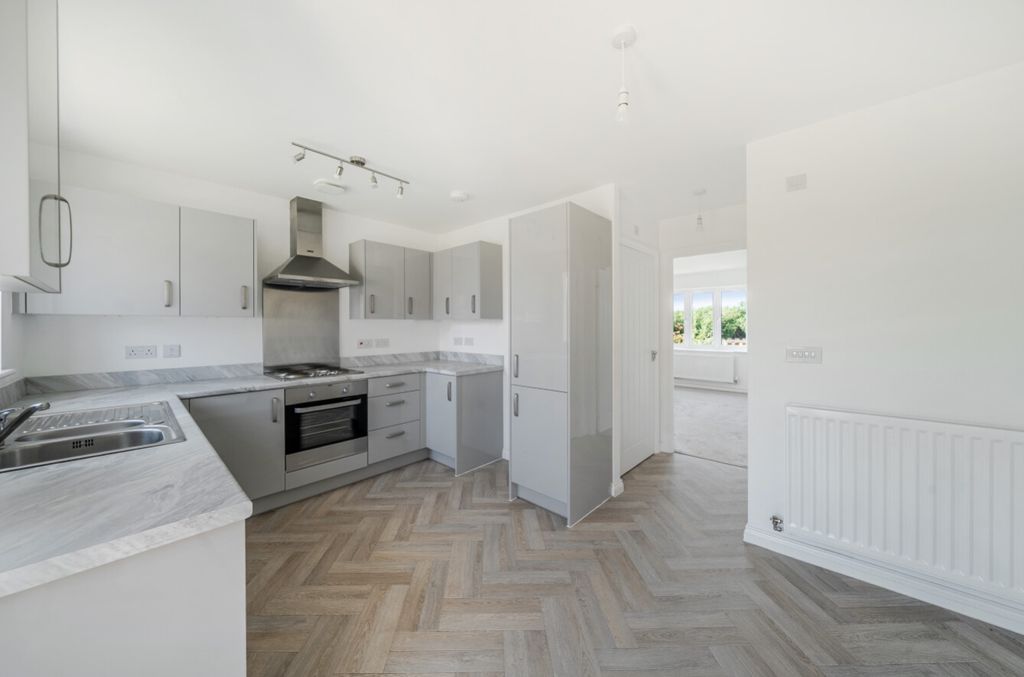 Property photo 3 of 21 1492985-14-6A4F98354F26A