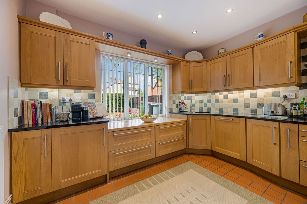 Property photo 2 of 41