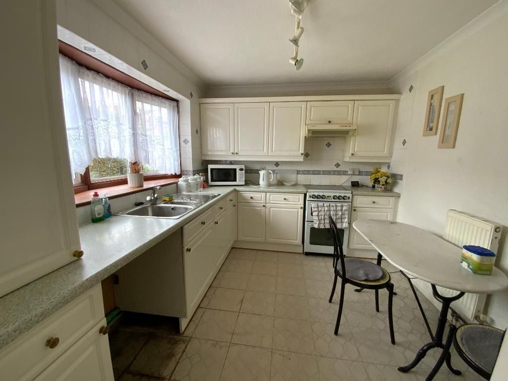 Property photo 3 of 13 Kitchen 11'4 x 8'9