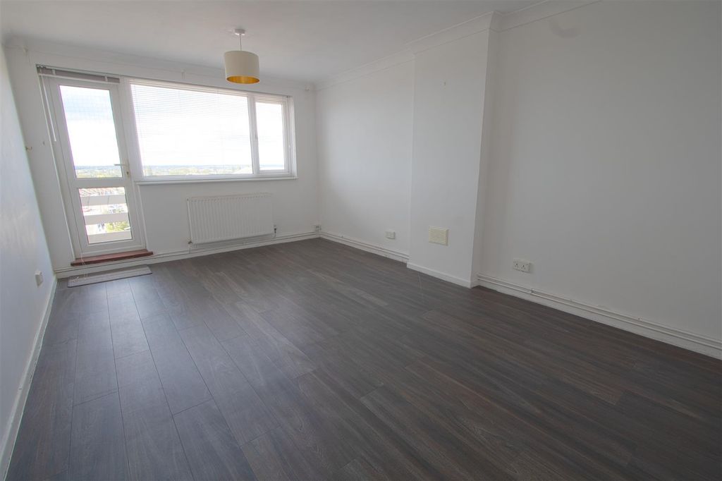 Property photo 2 of 9 Lounge.Jpg