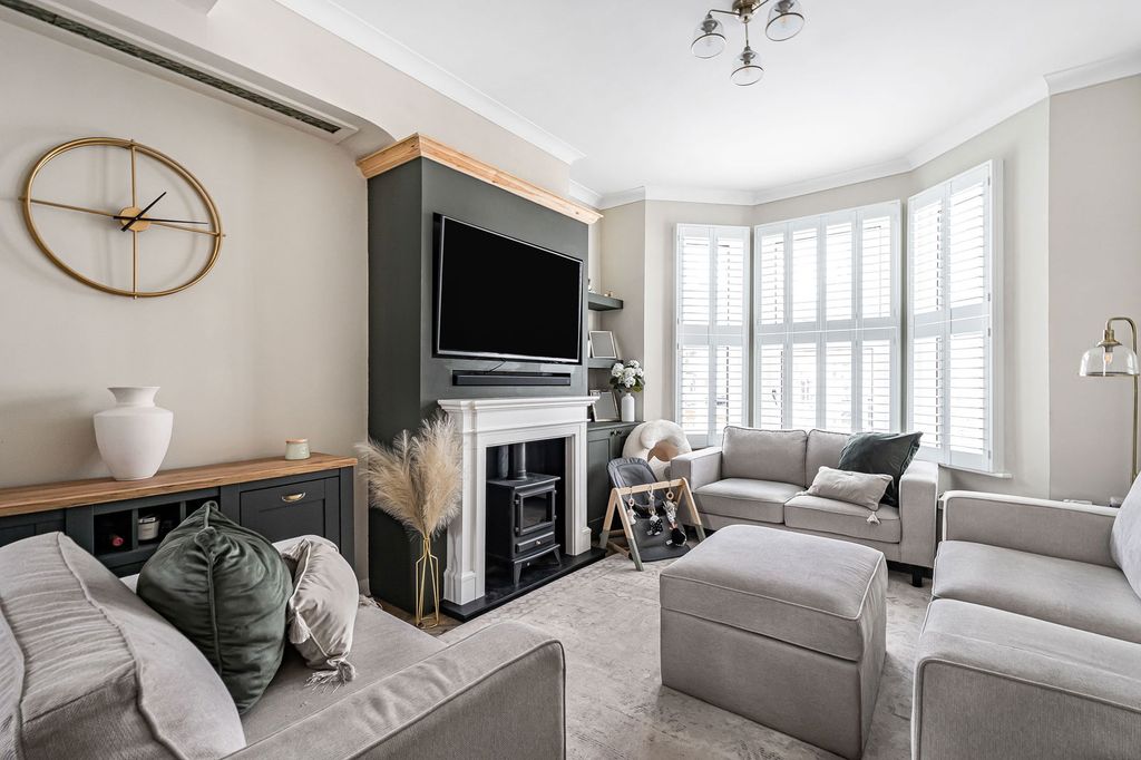 Property photo 2 of 23