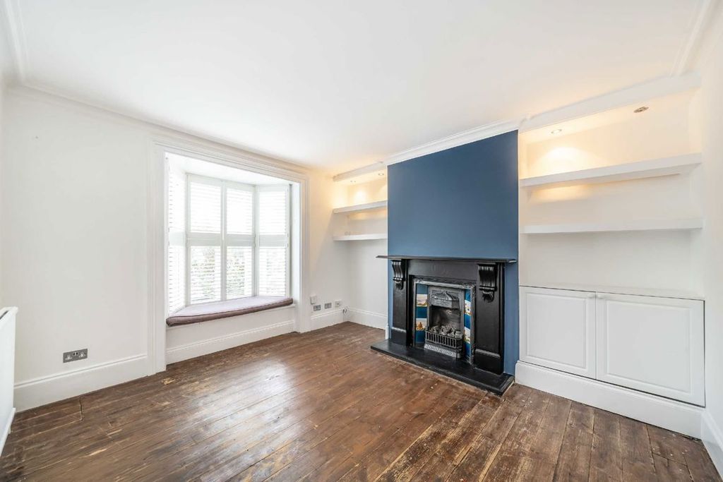 Property photo 2 of 8