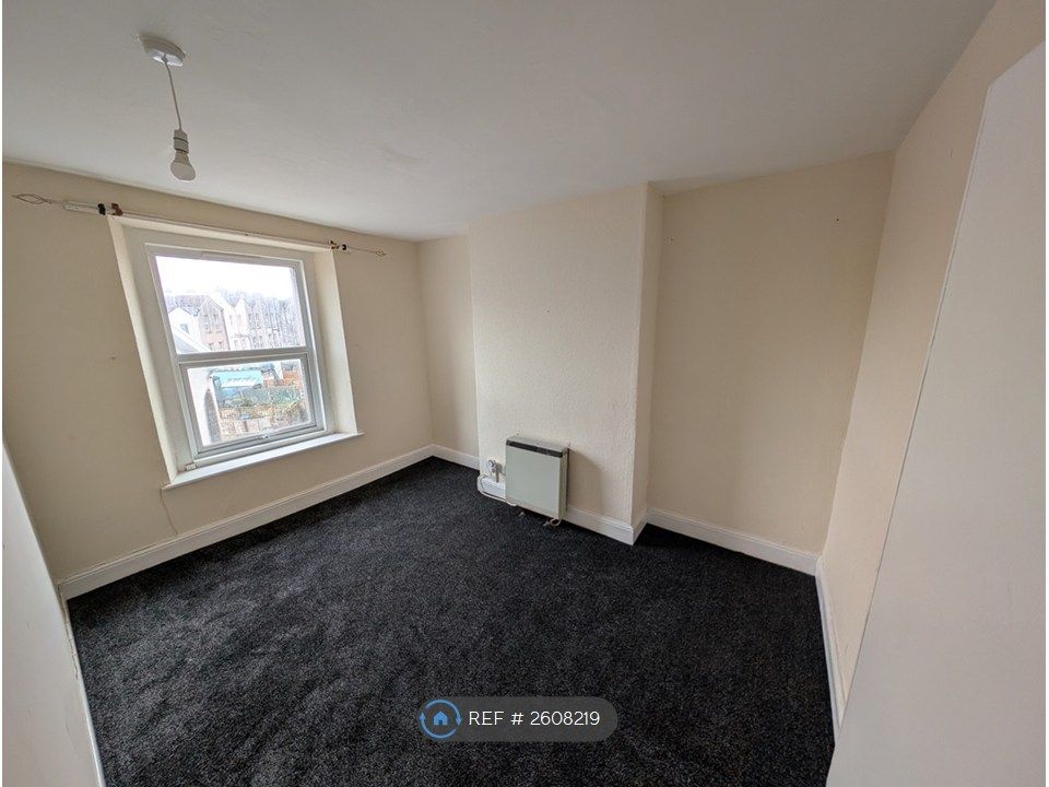Property photo 1 of 7 Bedroom
