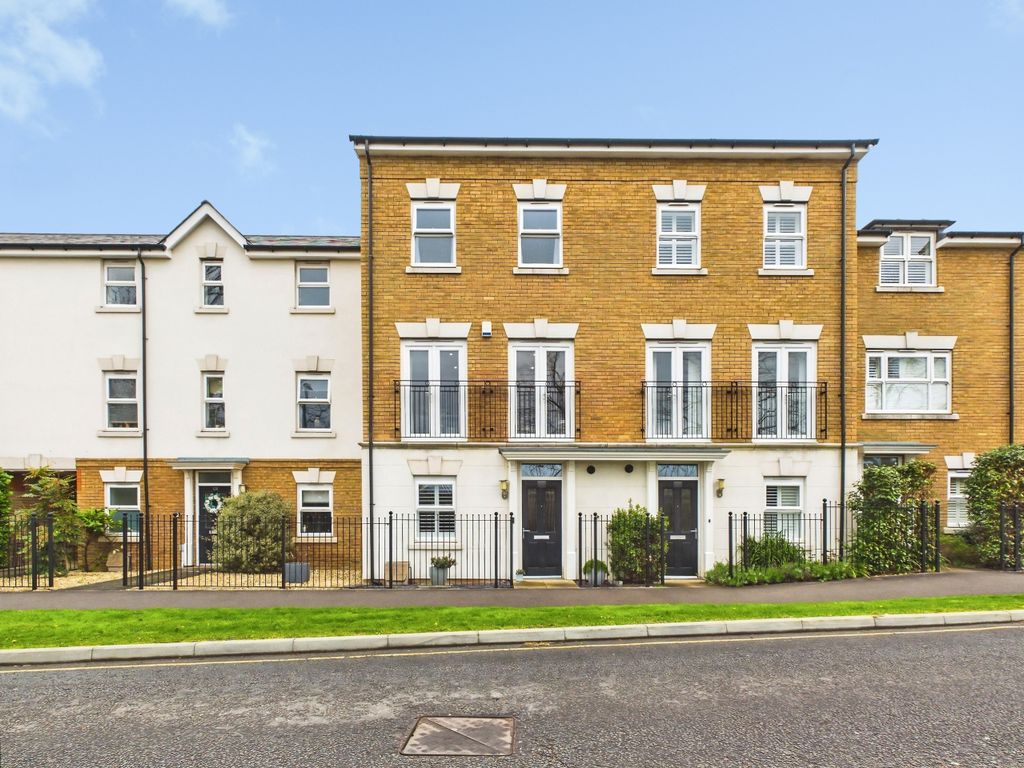 Property photo 1 of 20 d0294371-Cam04018G0-Pr0488-Still040