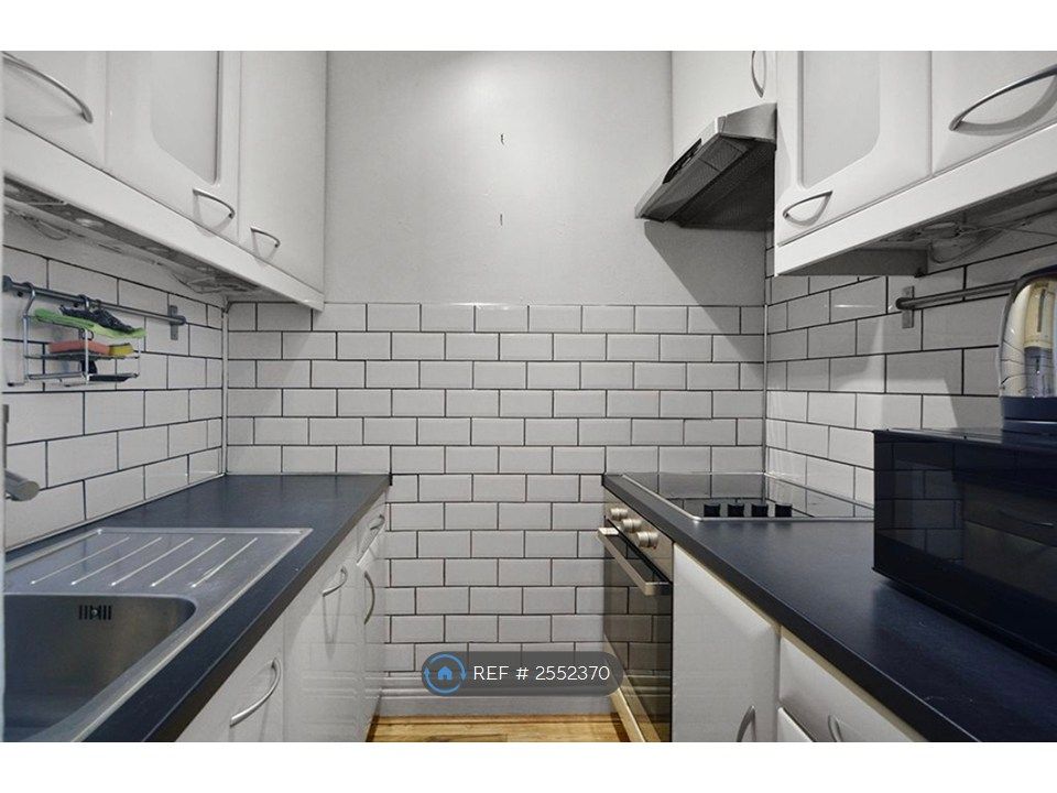 Property photo 3 of 12 Kitchen