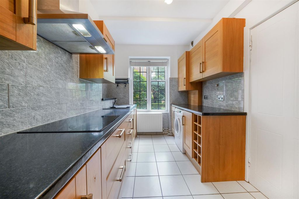 Property photo 3 of 14 Harvard House