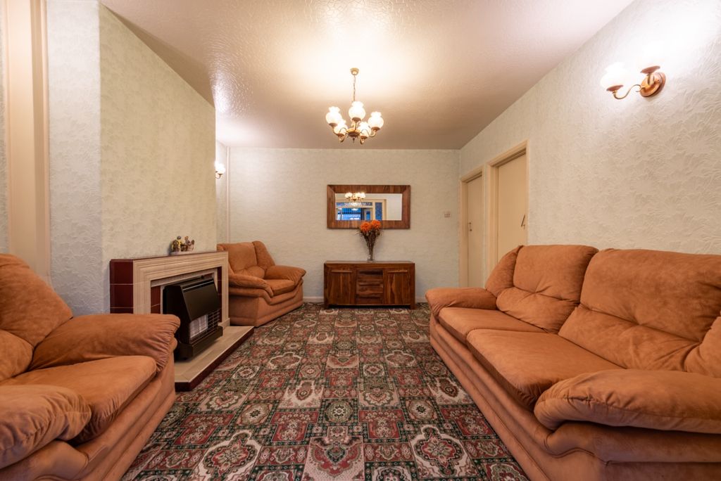 Property photo 3 of 22 4745773