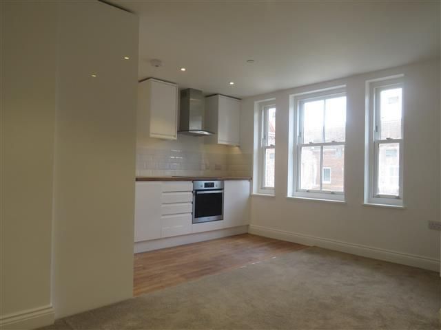 Property photo 3 of 8 Kitchen