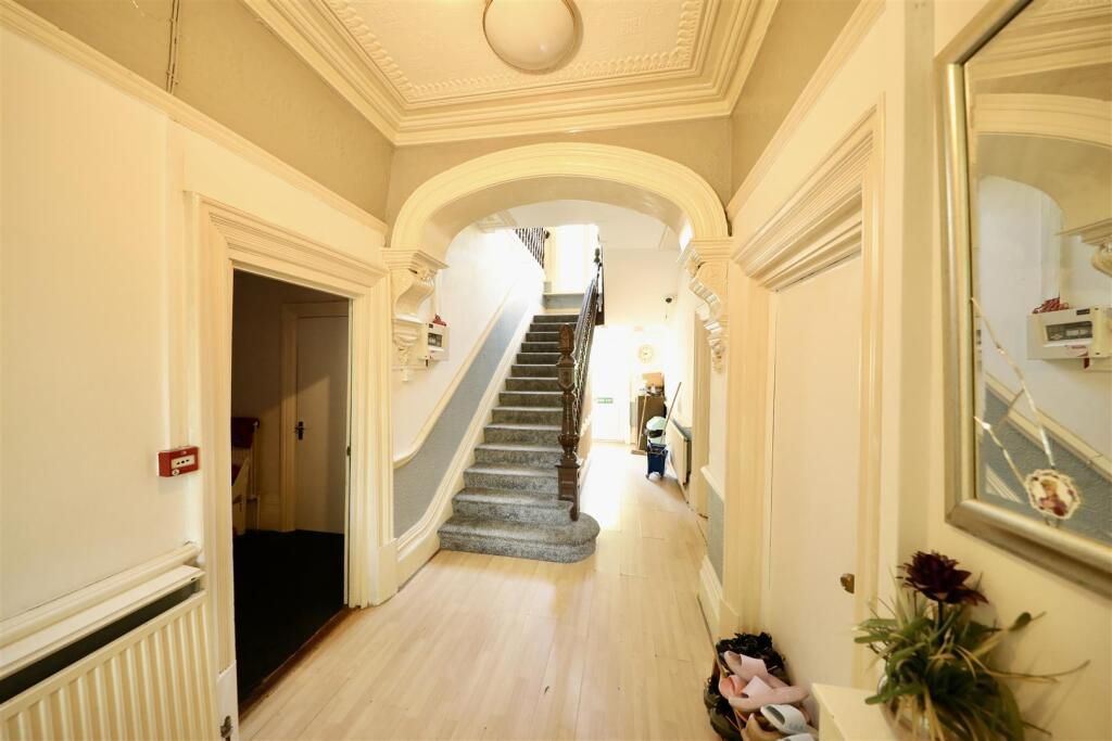 Property photo 2 of 26