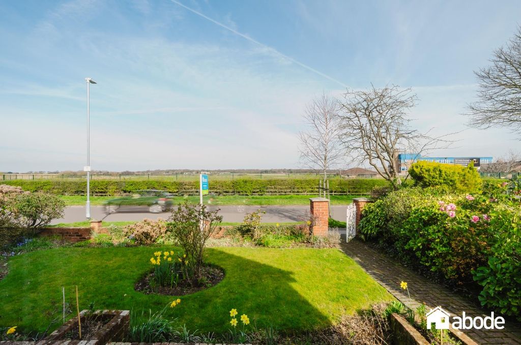 Property photo 3 of 27 Dsc01938-Hdr.Jpg