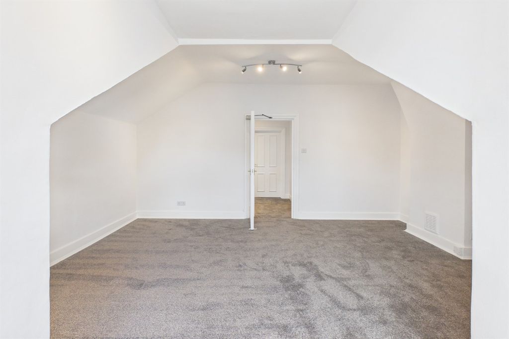 Property photo 3 of 11 Living Room
