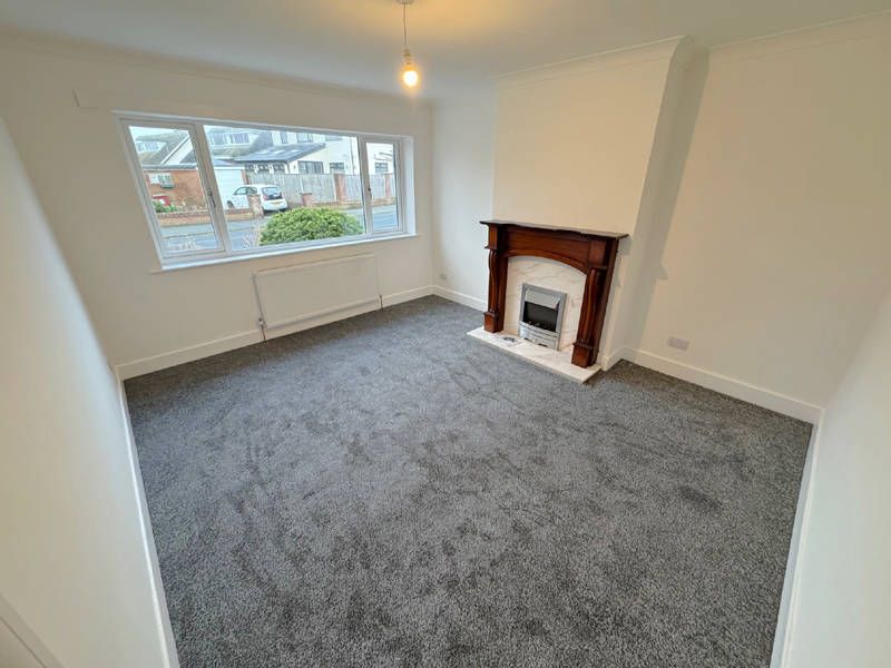 Property photo 2 of 22 Lounge