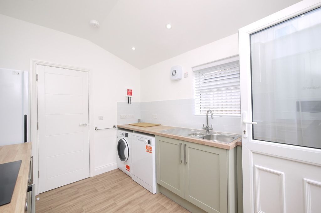Property photo 2 of 10 4492491