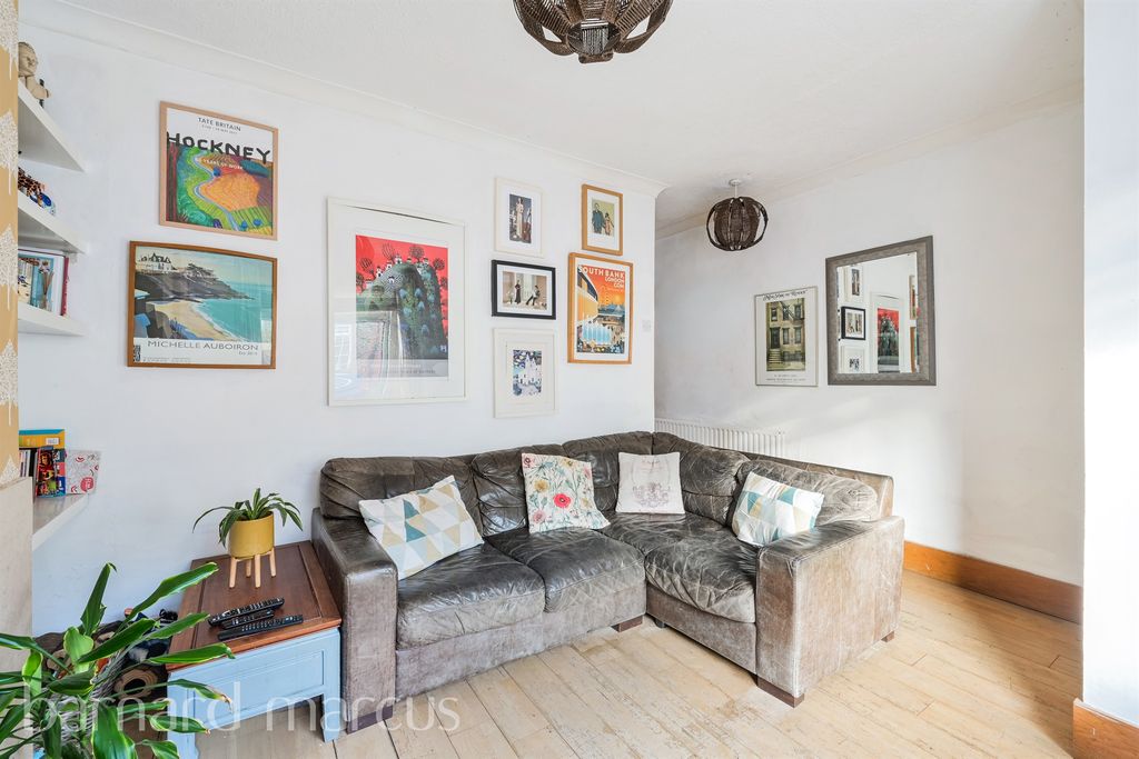 Property photo 2 of 16