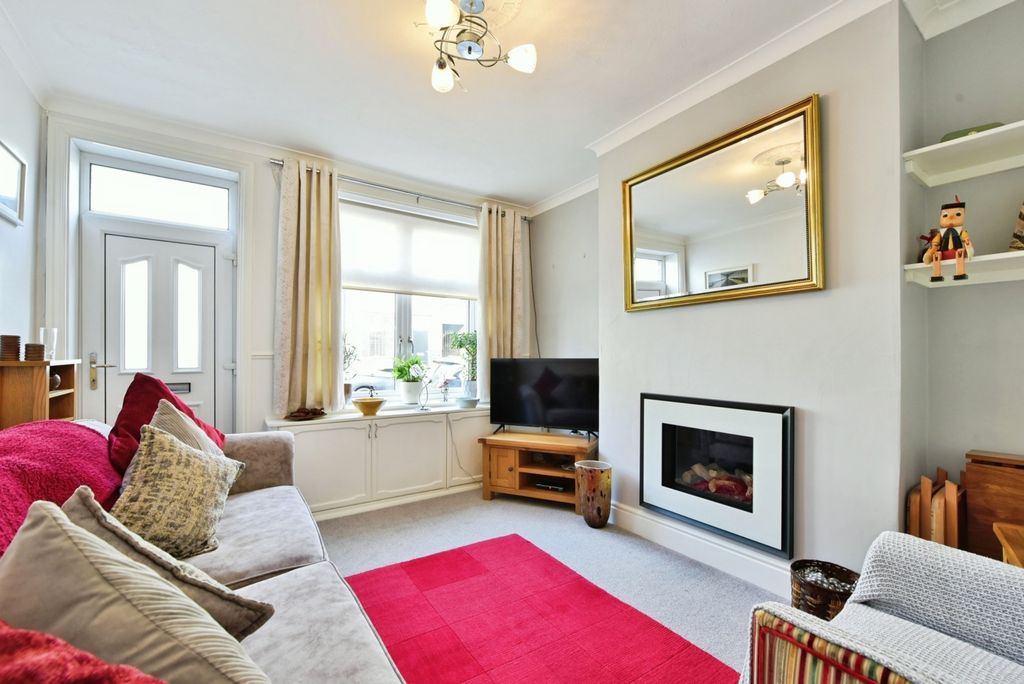 Property photo 2 of 12 Pbox-Img.Jpg