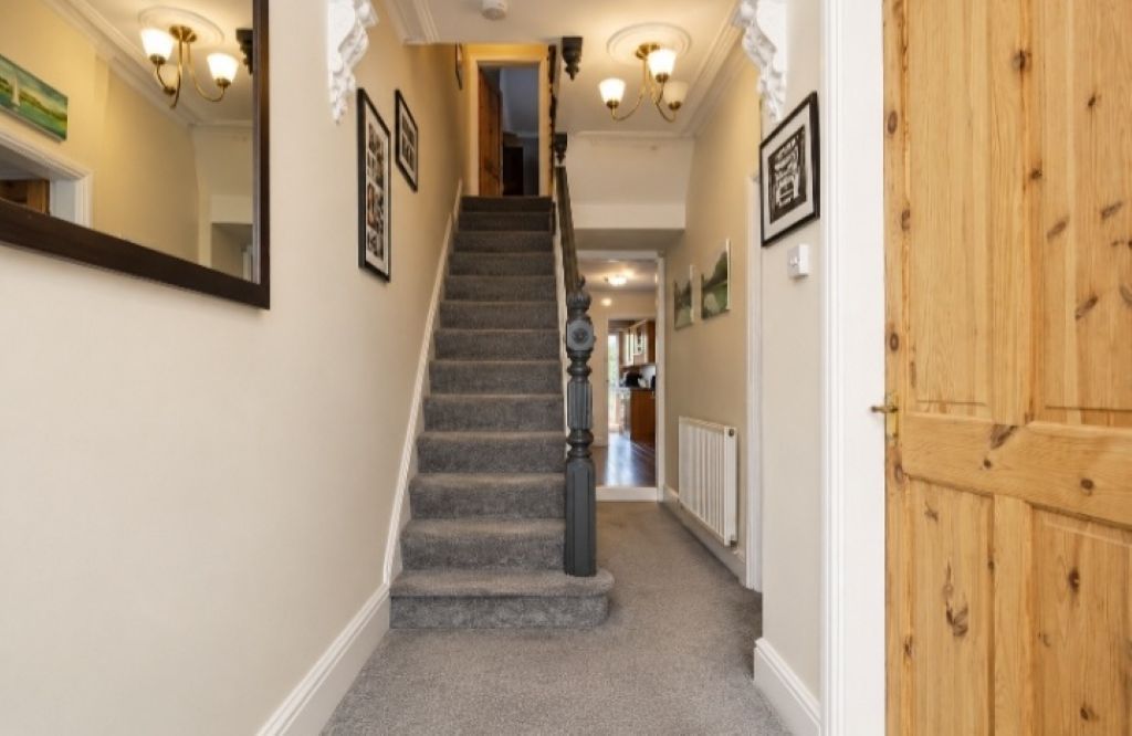 Property photo 2 of 28