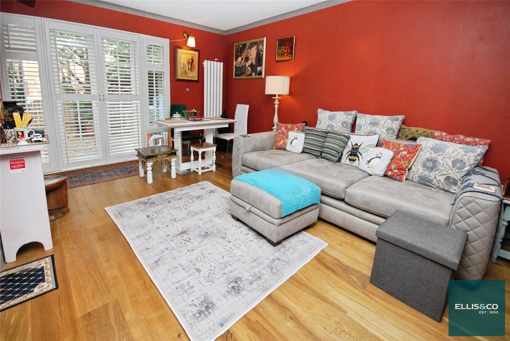 Property photo 2 of 10 Picture No. 28