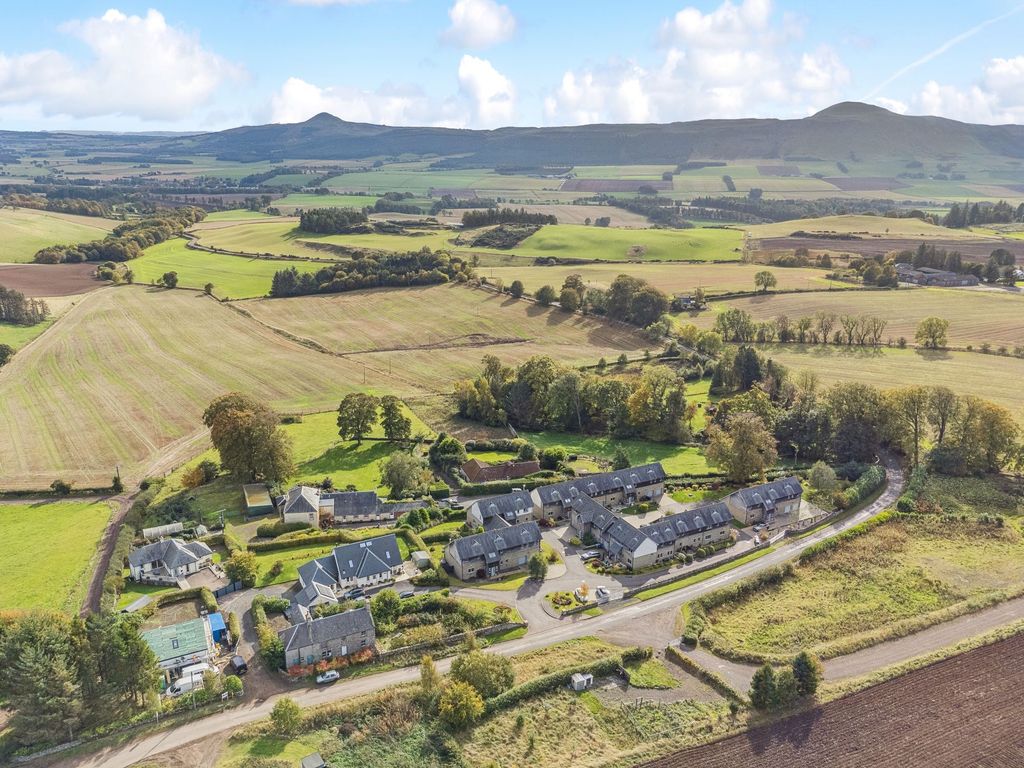 Property photo 1 of 27