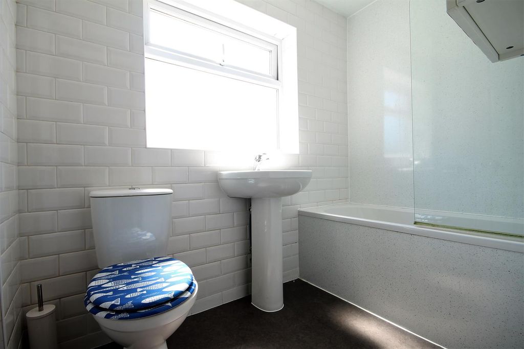 Property photo 3 of 8 2135.Jpg