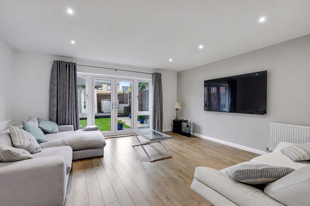 Property photo 3 of 13 Photo 2