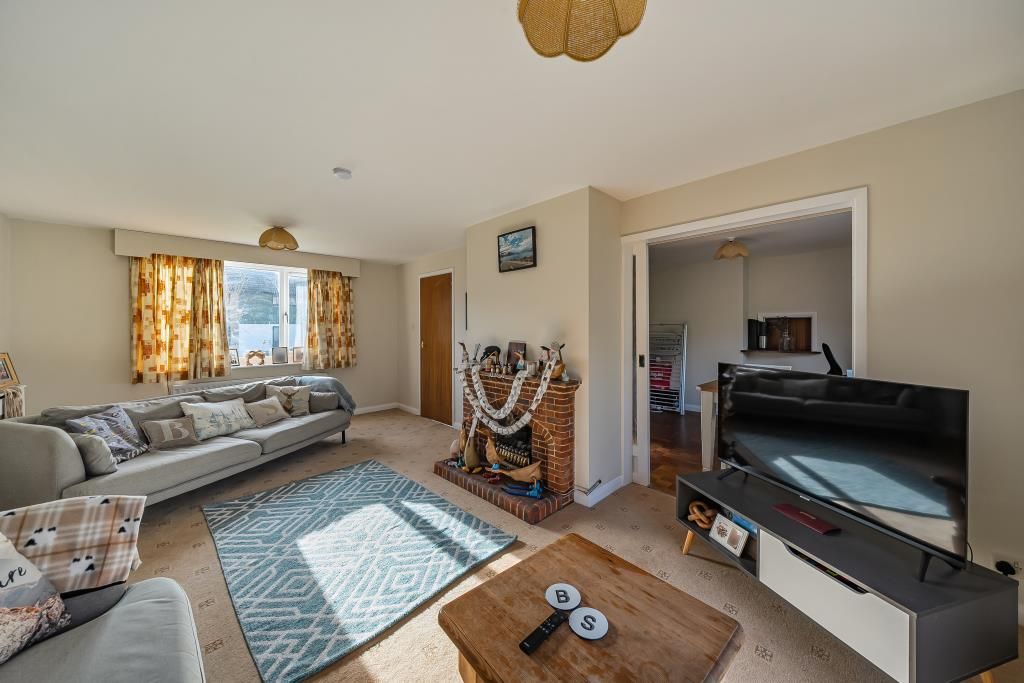 Property photo 2 of 14 Living Room