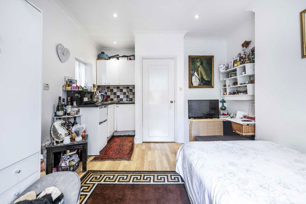 Property photo 2 of 4