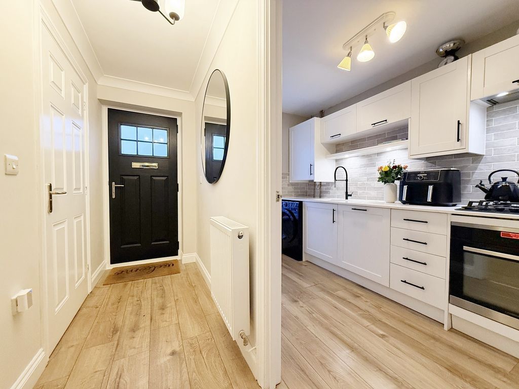 Property photo 2 of 28 Hallway