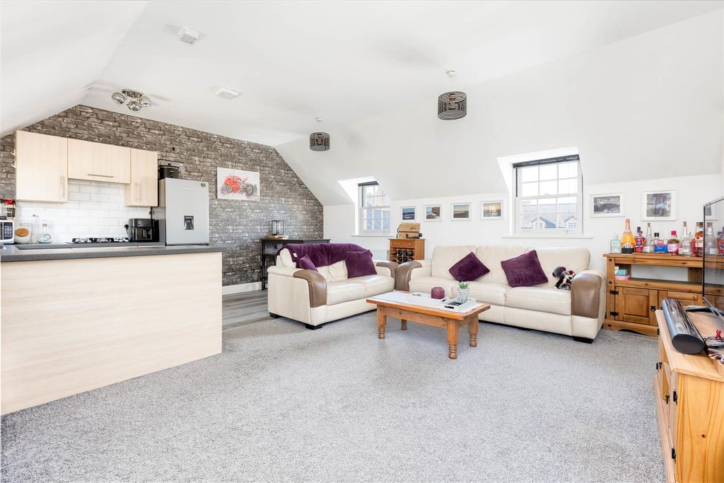 Property photo 2 of 16 Open Plan Living