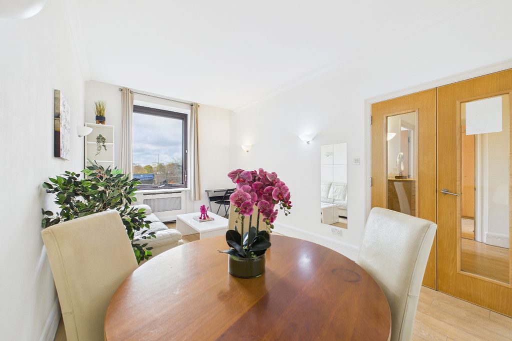 Property photo 2 of 30