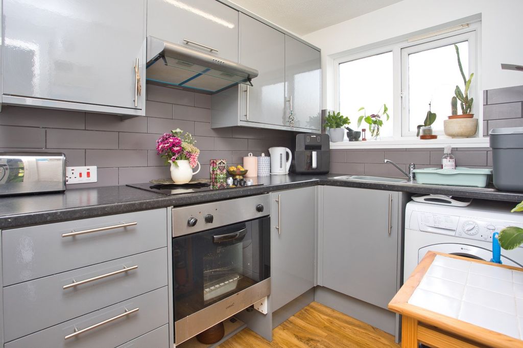 Property photo 3 of 9 Picture 3