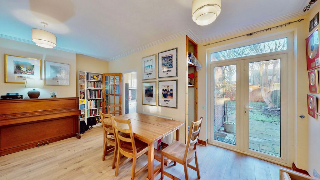 Property photo 2 of 31