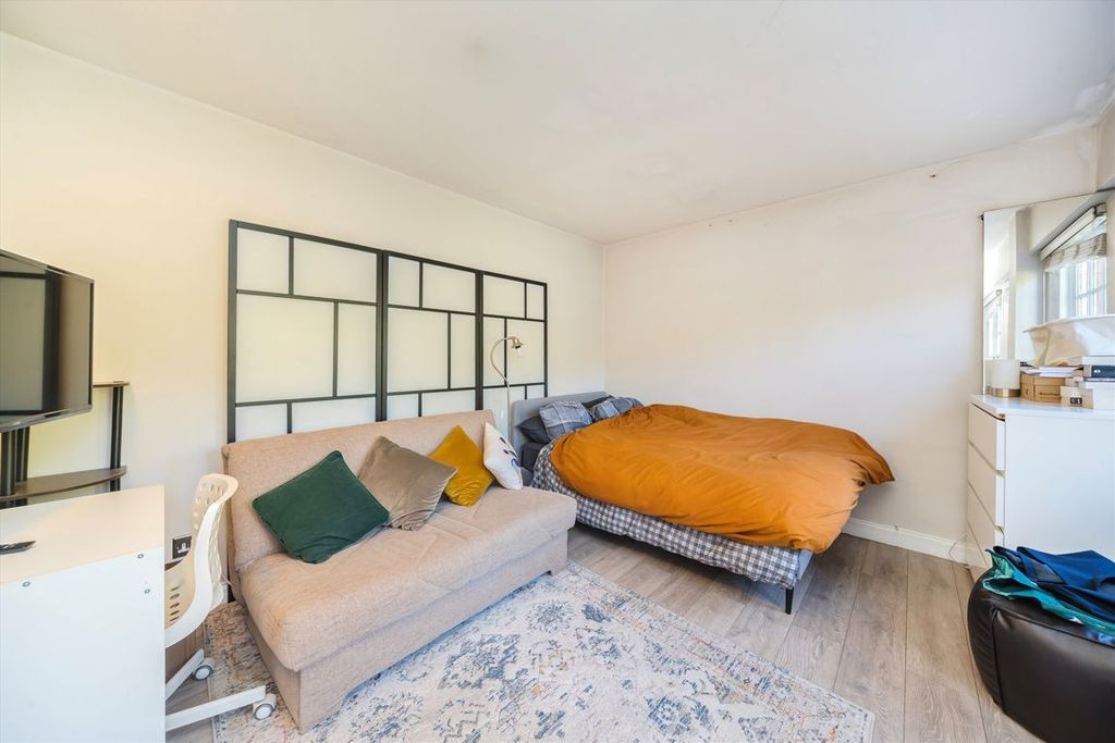 Property photo 3 of 4