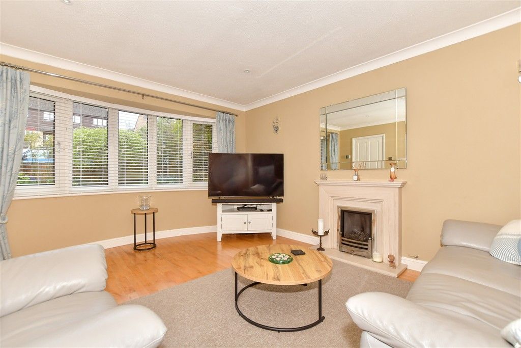 Property photo 2 of 14 Lounge