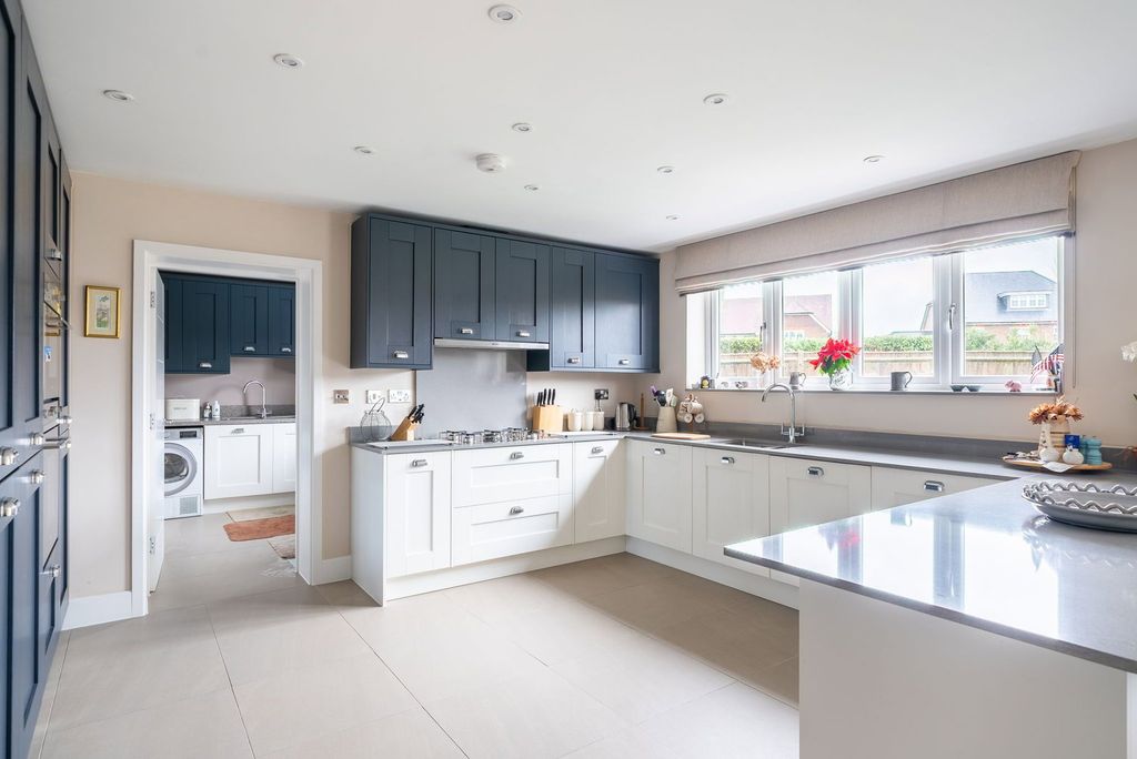 Property photo 3 of 29