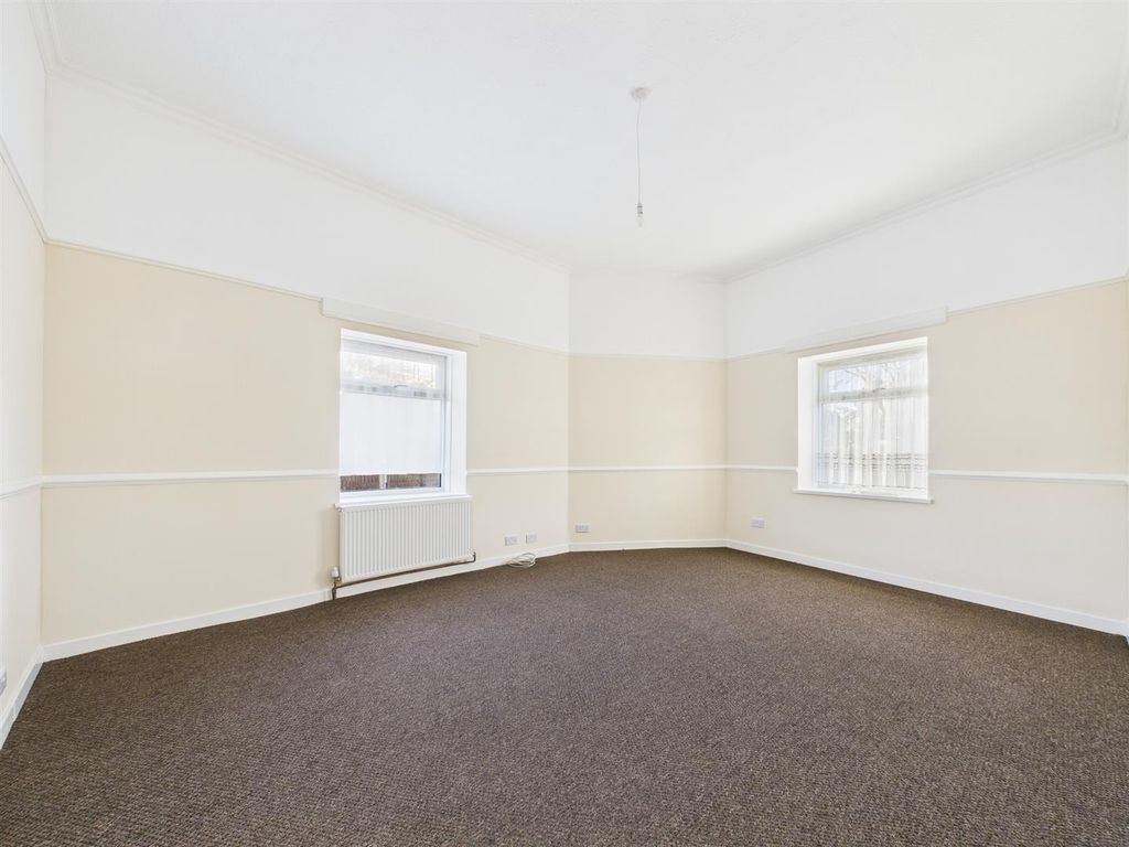 Property photo 3 of 18 Cam03604G0-Pr0191-Still004.Jpg