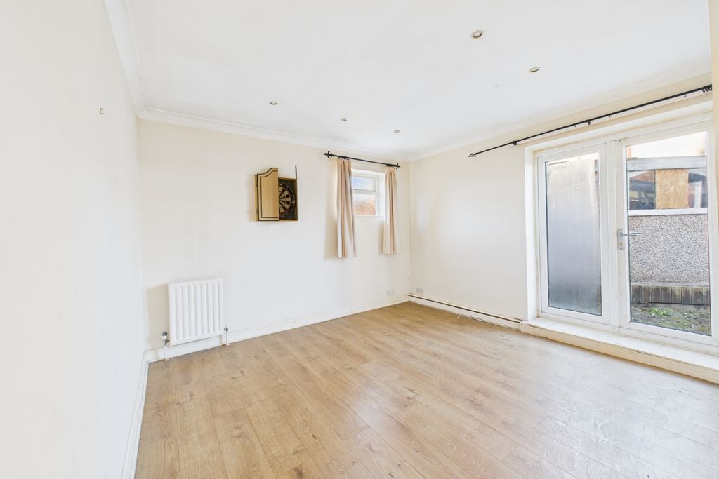 Property photo 3 of 13 Dining Room