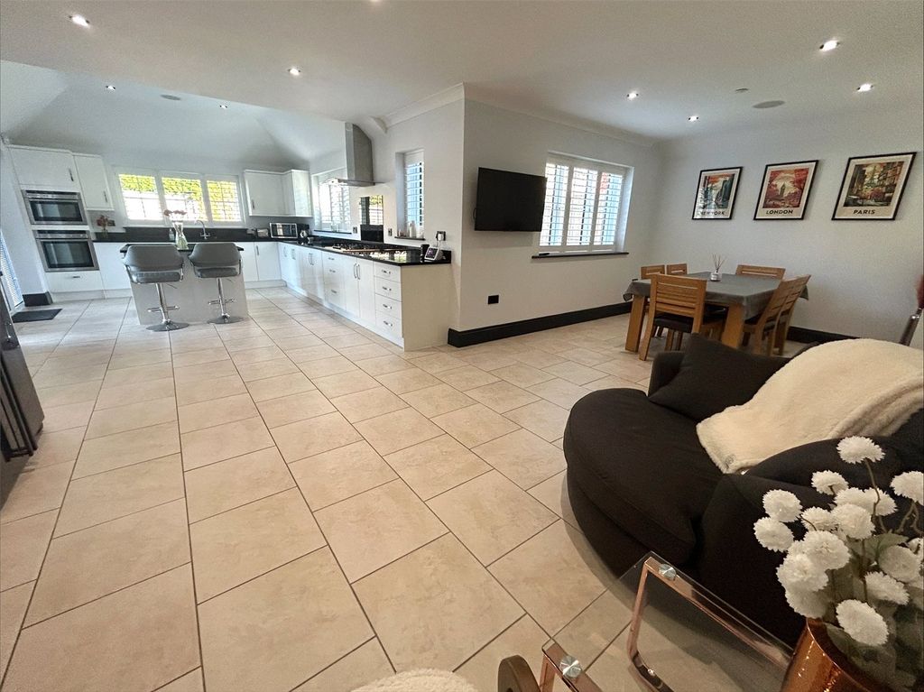 Property photo 3 of 24 Picture No. 07