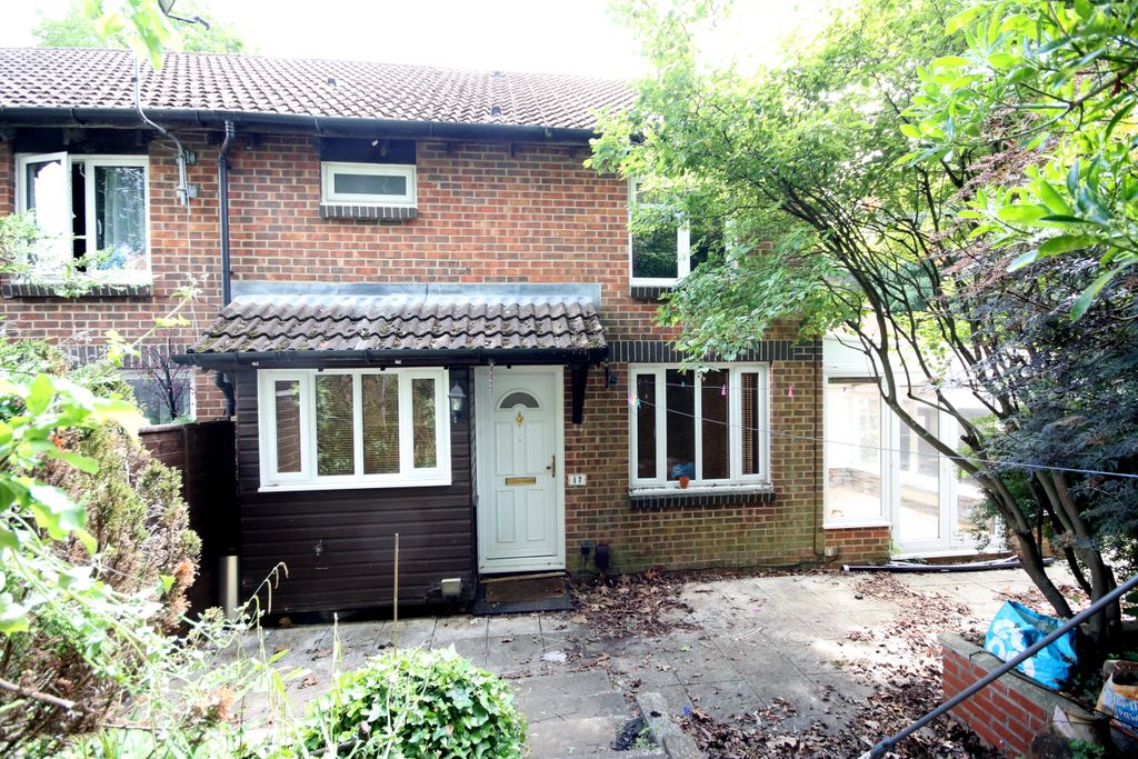 Property photo 1 of 8 Outside