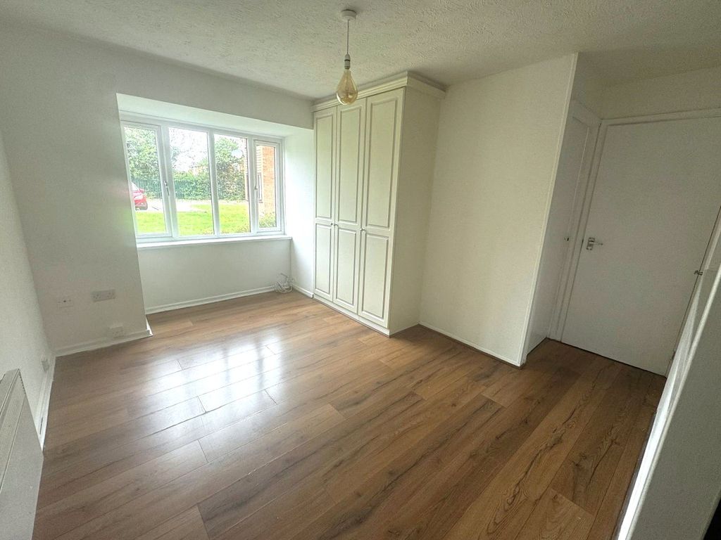 Property photo 2 of 5 Lounge